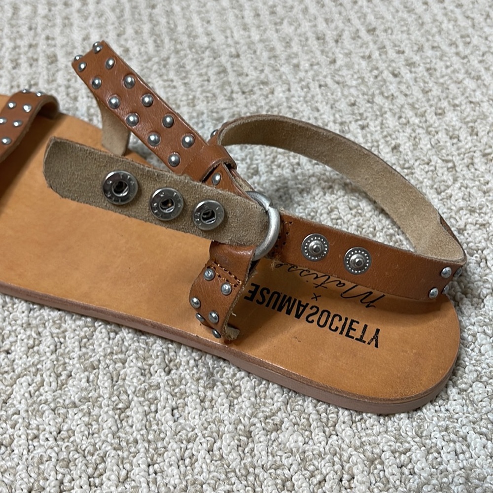 AMUSE SOCIETY X MATISSE ROCK MUSE TAN LEATHER STUDDED FLAT SANDALS **NWOT** - Picture 10 of 14
